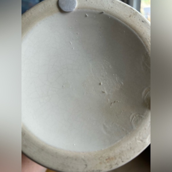 Ceramic monochromatic vase - Picture 3 of 3